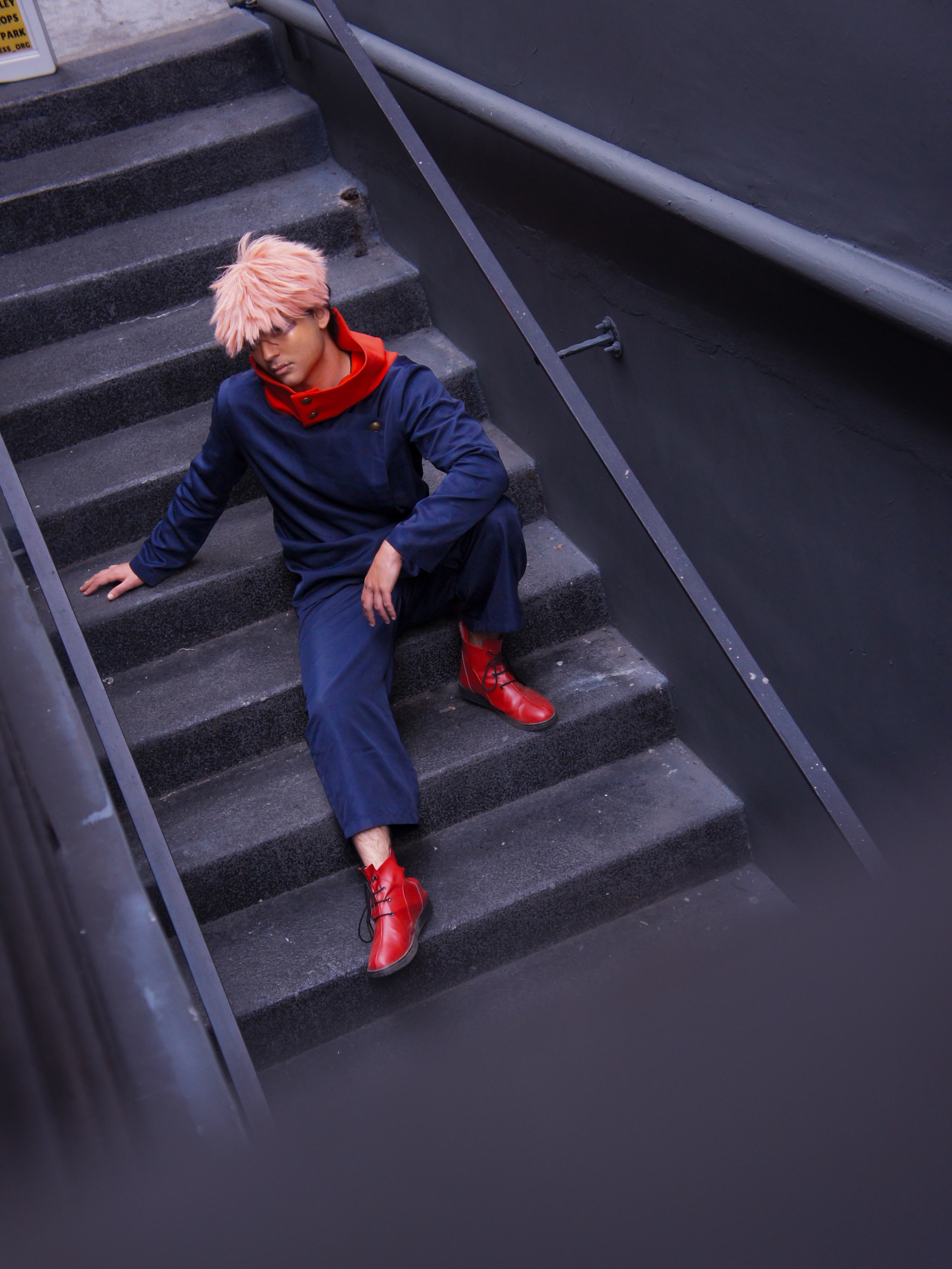 Yuji Itadori cosplay photo