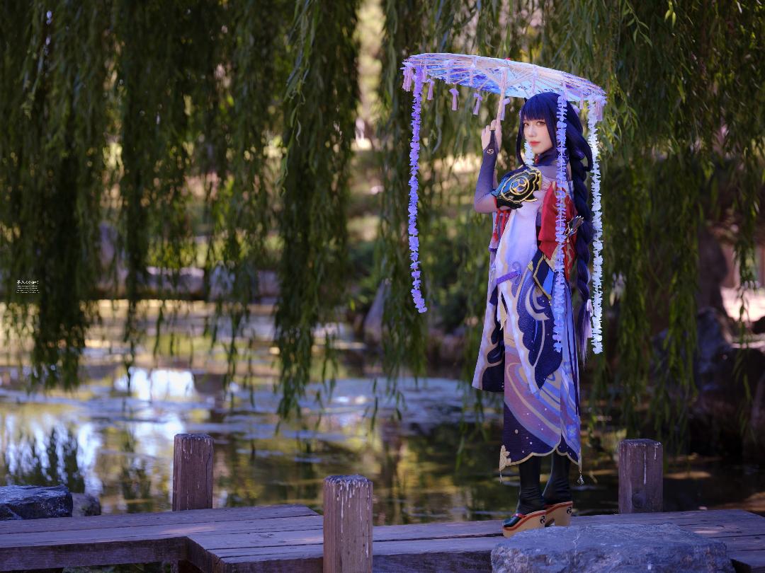 Raiden Shogun cosplay photo 1 of 2