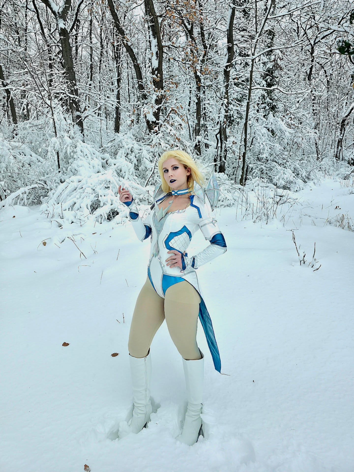 Emma Frost cosplay by @puffancs_cosplay