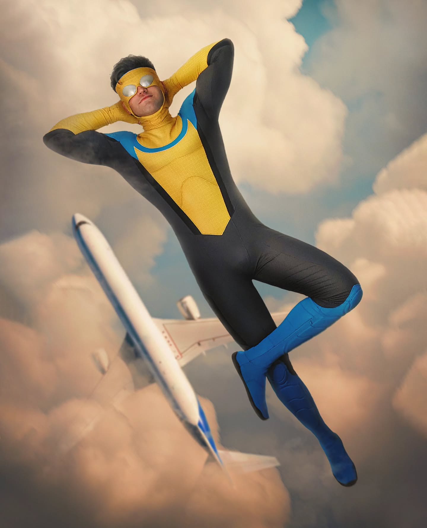 invincible-invincible-mark-grayson cosplay contribution