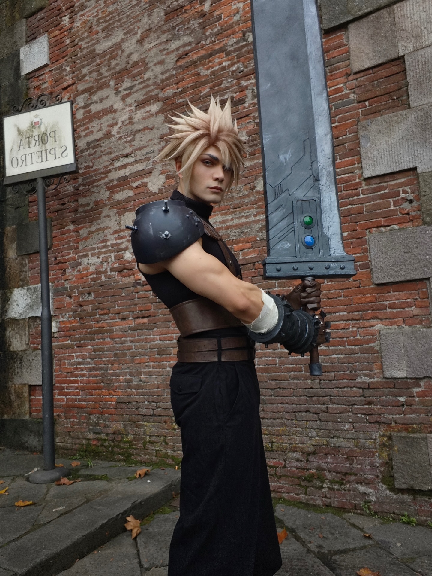 Cloud Strife cosplay photo 1 of 2
