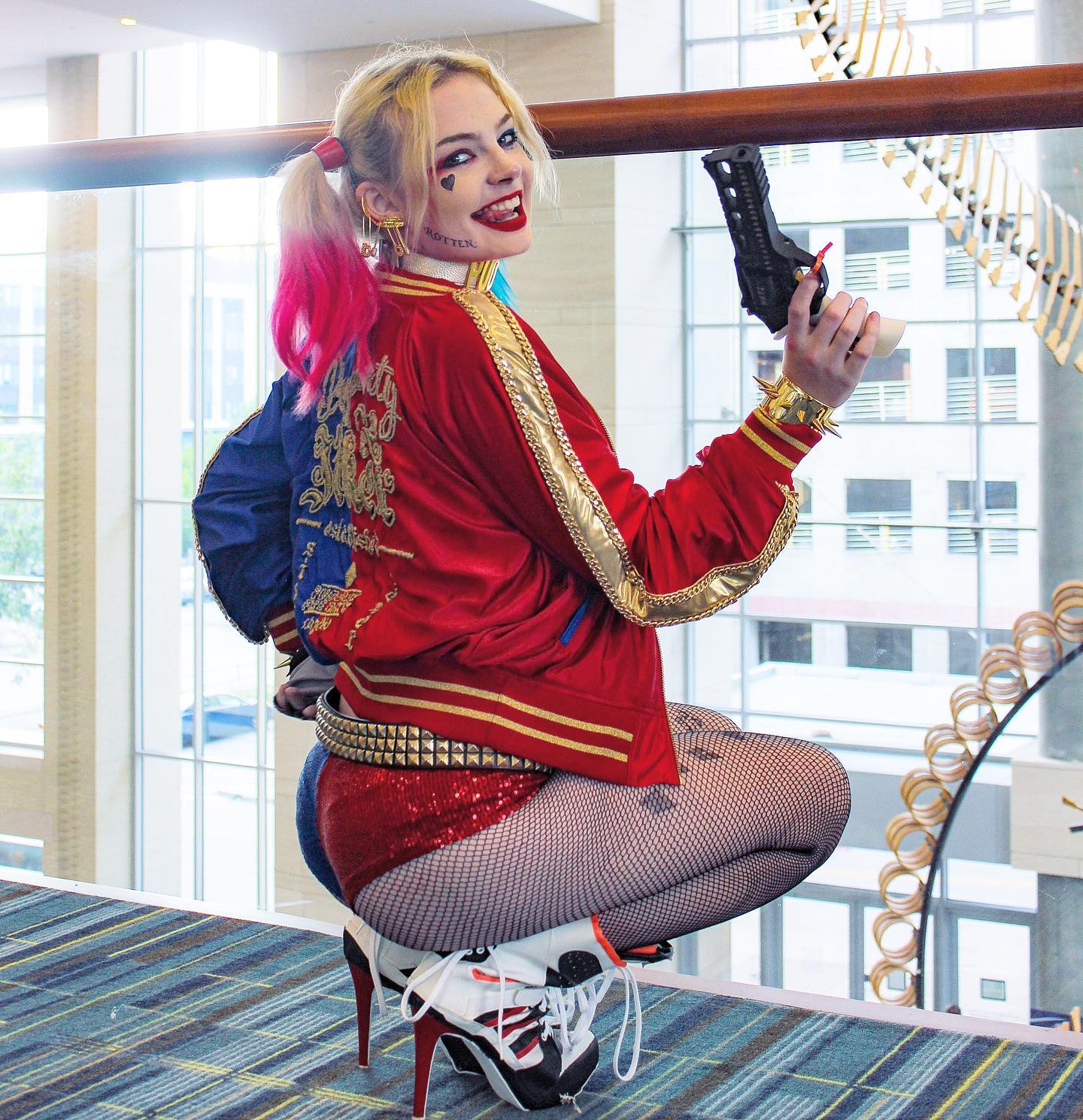 Harley Quinn (classic & modern) cosplay photo