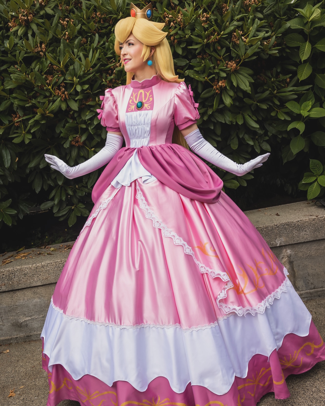 Princess Peach cosplay photo 1 of 2